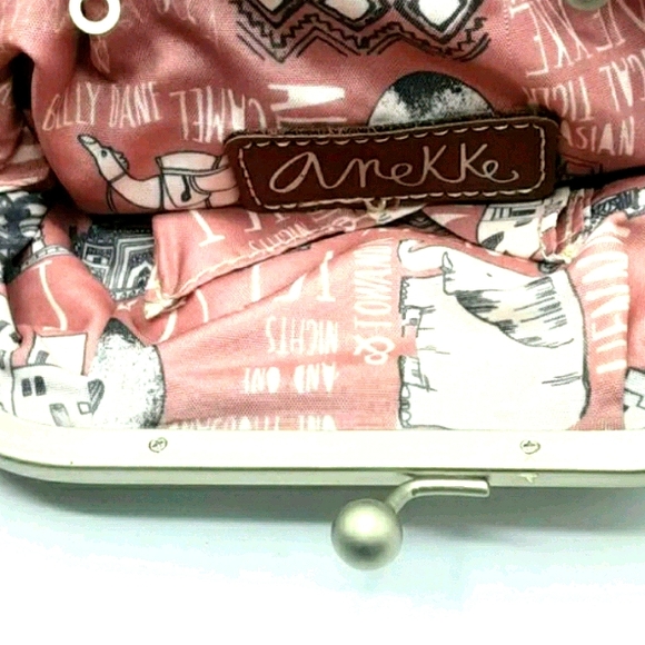 Anekke Oversized Change Purse Hand Bag - Picture 4 of 6